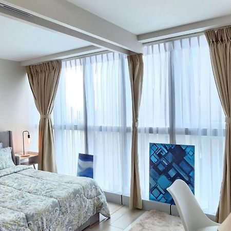 Cosy Executive 1 Bedroom Uptown Parksuites Ultra Fast Internet Manila Exterior foto