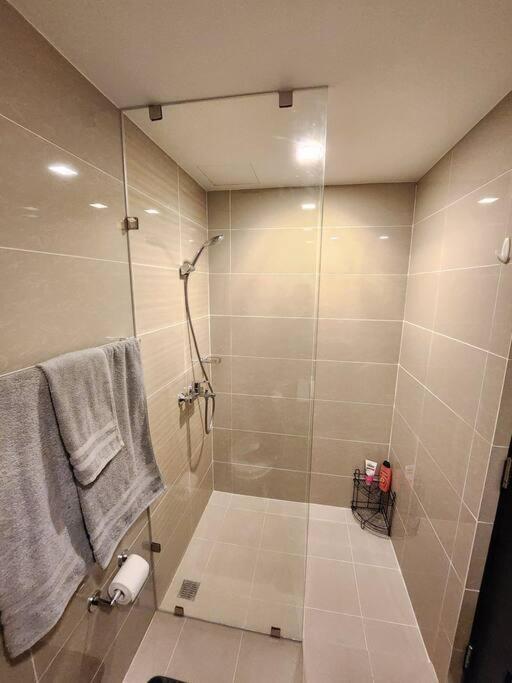 Cosy Executive 1 Bedroom Uptown Parksuites Ultra Fast Internet Manila Exterior foto