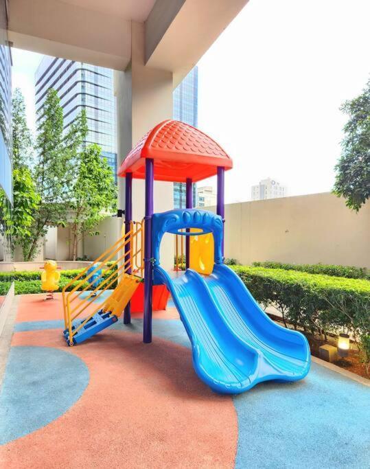 Cosy Executive 1 Bedroom Uptown Parksuites Ultra Fast Internet Manila Exterior foto