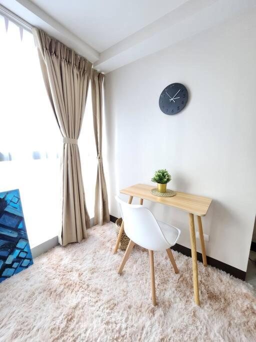 Cosy Executive 1 Bedroom Uptown Parksuites Ultra Fast Internet Manila Exterior foto