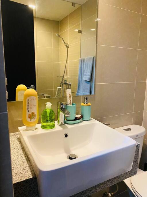 Cosy Executive 1 Bedroom Uptown Parksuites Ultra Fast Internet Manila Exterior foto